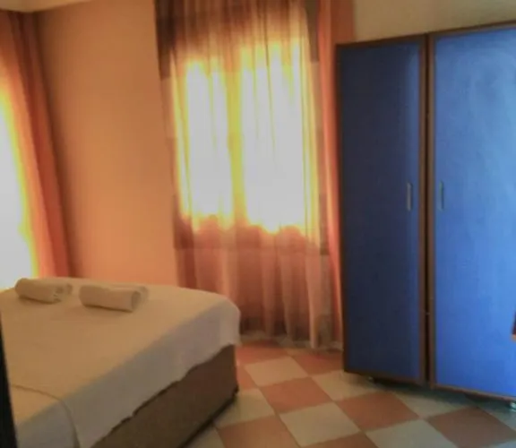 Mor Kusadası